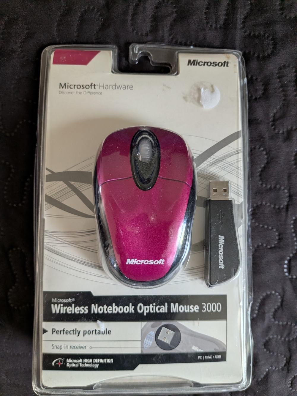 Microsoft Pink Wireless Notebook Optical Mouse 3000